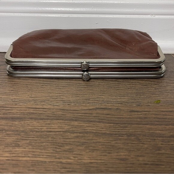 HOBO Womens Lauren Clutch Wallet Leather Floral Lining - EUC - Picture 3 of 16